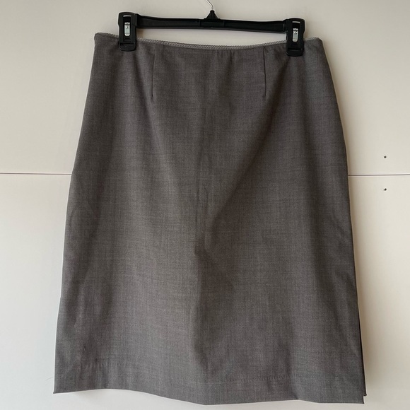 Old Navy Rhinestone Sequin Floral Embroidered Gray Stretch Pencil Mini Skirt, 8 - Picture 10 of 10